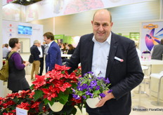 Ton de Bresser with the Fantasy Star and the Skylook. The new variety the Fantasy Star is the first with another pink and an orange on the way.